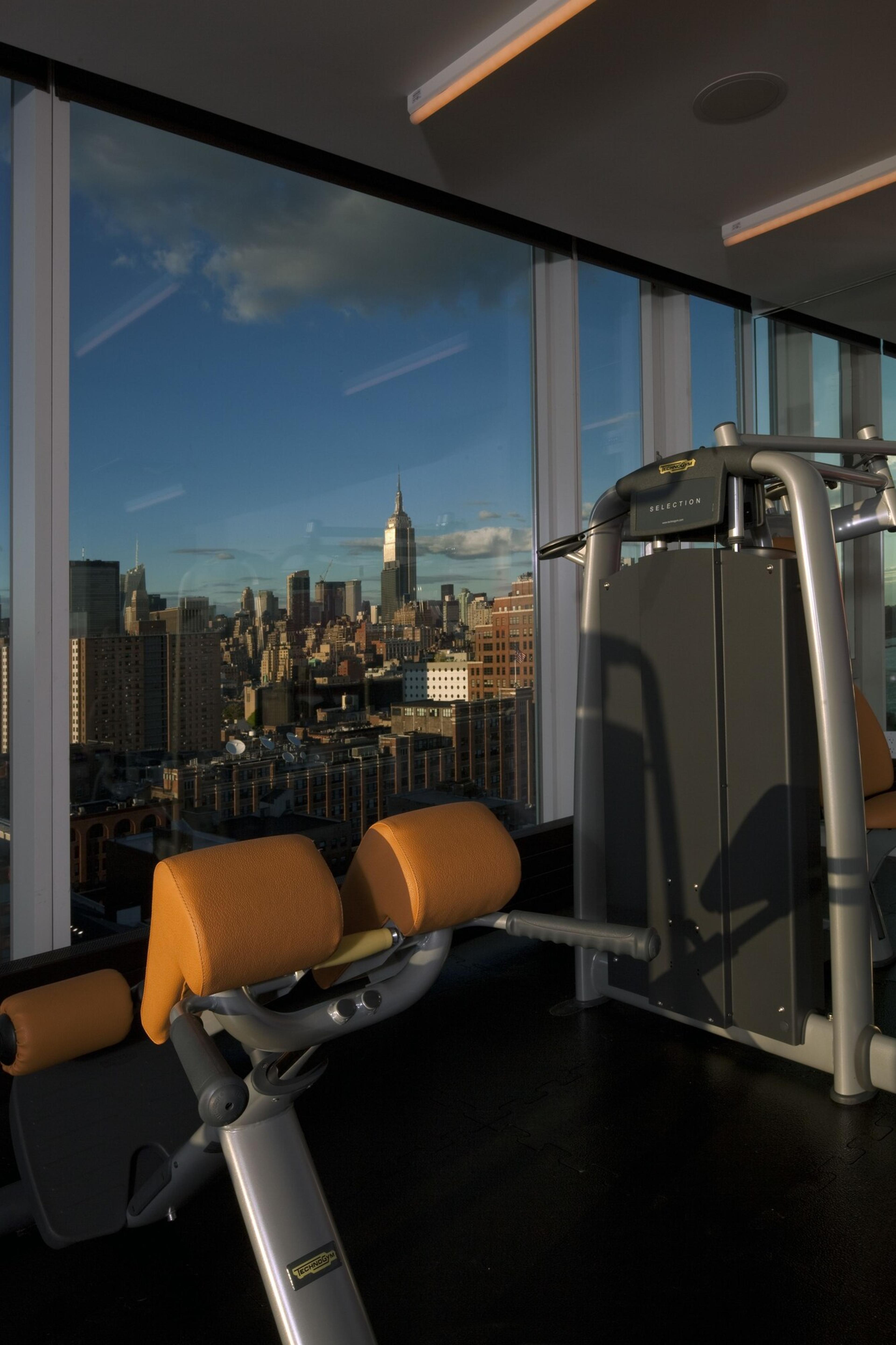 The Standard, High Line New York, Manhattan : -46% during the day ...