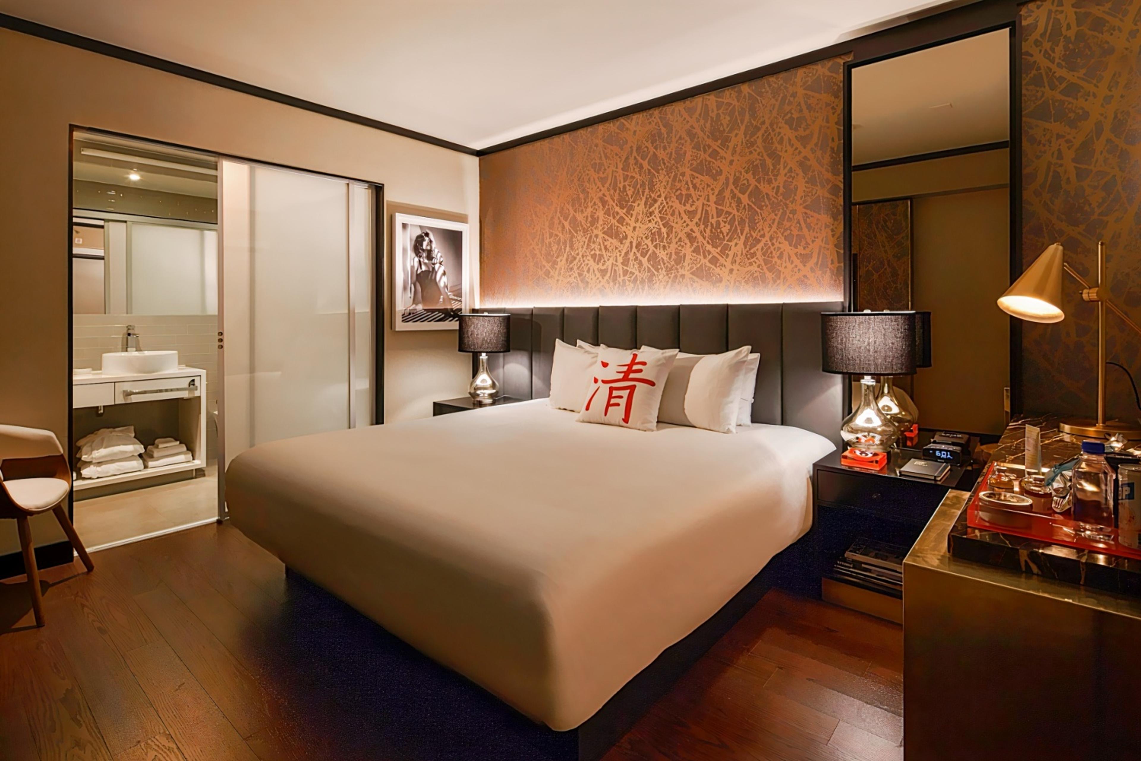 Cachet Boutique Hotel NYC, New York, NY : hotel during the day ...