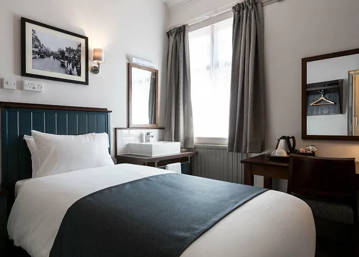 Best Hotels in Watford: Find Your Perfect Accommodation